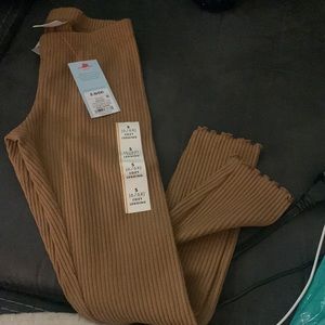 NWT (6/6x) Brown Leggings